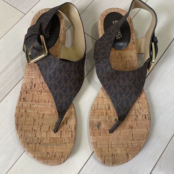 Michael Michael Kors Women's London Logo T-strap Buckle Sandals Brown Size 8.5M - Picture 1 of 6